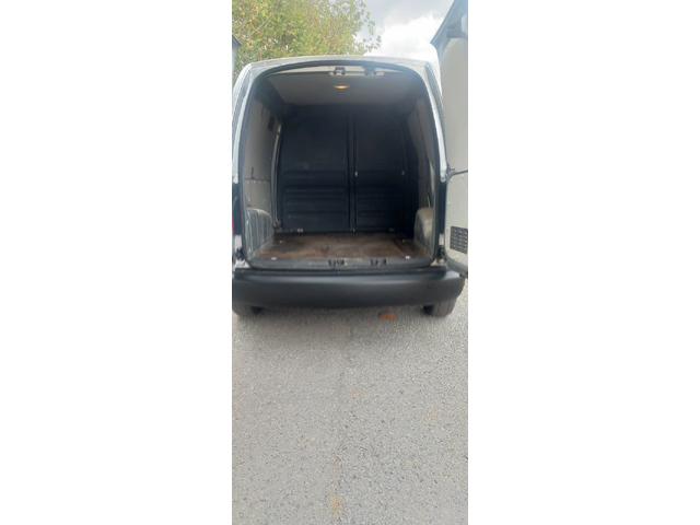 VW Caddy 1.6 TDI   клима - автомобили, коли, обяви за нови и употребявани 8