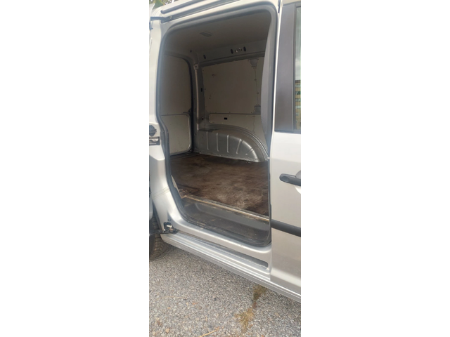 VW Caddy 1.6 TDI   клима - автомобили, коли, обяви за нови и употребявани 9