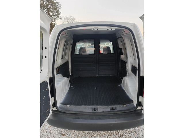 VW Caddy 1.6.102к.с. - автомобили, коли, обяви за нови и употребявани 6
