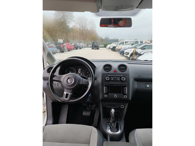 VW Caddy 1.6, 102к.с. - автомобили, коли, обяви за нови и употребявани 9