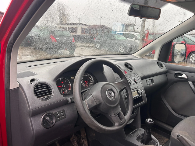VW Caddy 1.6TDI 4+ 1 EURO 5 - автомобили, коли, обяви за нови и употребявани 12