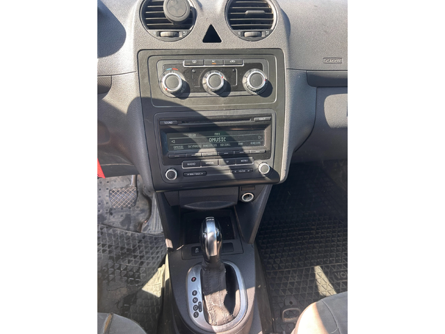 VW Caddy 1.6TDI AVTOMAT EURO 5 - автомобили, коли, обяви за нови и употребявани 11