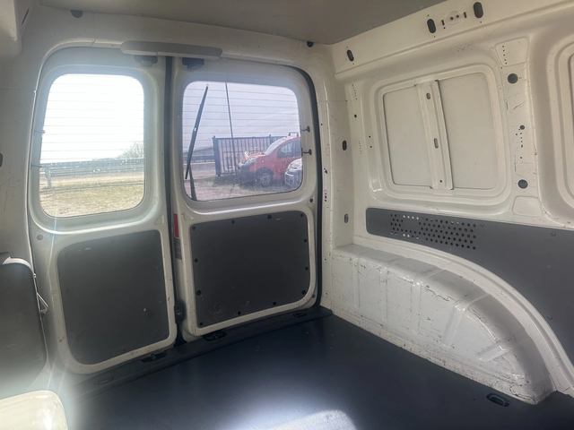 VW Caddy - автомобили, коли, обяви за нови и употребявани 9