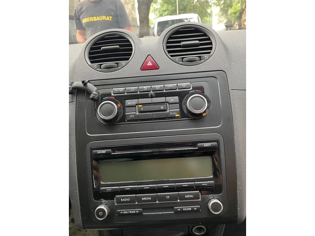 VW Caddy 1.6TDI EURO5 - автомобили, коли, обяви за нови и употребявани 8