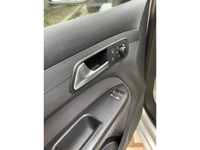 VW Caddy 1.6TDI EURO5 - автомобили, коли, обяви за нови и употребявани 9