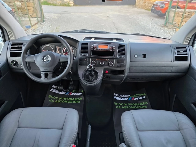 VW Caravelle 2.0TDI 140K.C. 4X4 / 6 СКОРОСТИ / 8 МЕСТА - автомобили, коли, обяви за нови и употребявани 5