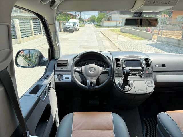 VW Caravelle PanAmericana-2.0BiTDI-AVTOMAT-4X4-CH - автомобили, коли, обяви за нови и употребявани 9