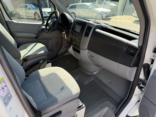 VW Crafter 2.5TDI Клима L2H1 - автомобили, коли, обяви за нови и употребявани 7