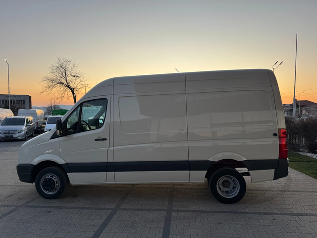 VW Crafter 2.5TDI 3.5т. Клима L2H2 - автомобили, коли, обяви за нови и употребявани 3