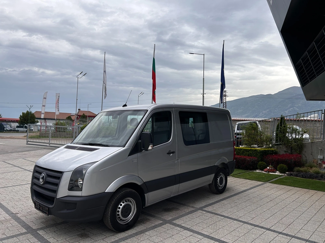 VW Crafter 2.5TDI 5-местен Клима - автомобили, коли, обяви за нови и употребявани 1