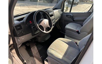 VW Crafter 2.5TDI L2H1 Клима 6-местен - автомобили, коли, обяви за нови и употребявани 9