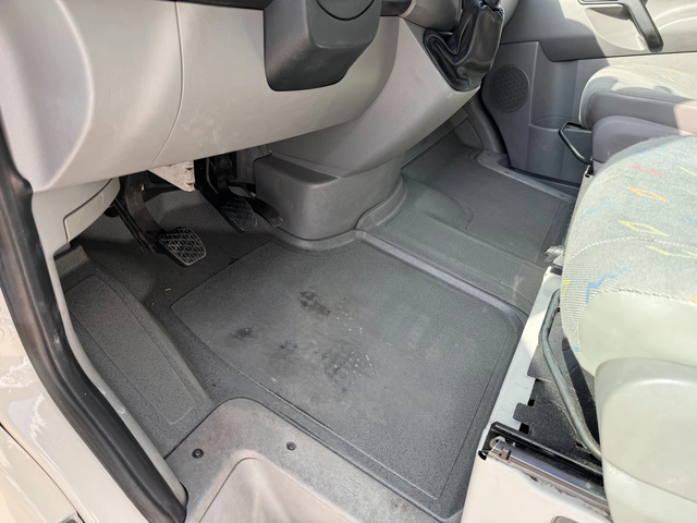 VW Crafter 2.5TDI 6-местен Клима Euro 5 - автомобили, коли, обяви за нови и употребявани 12