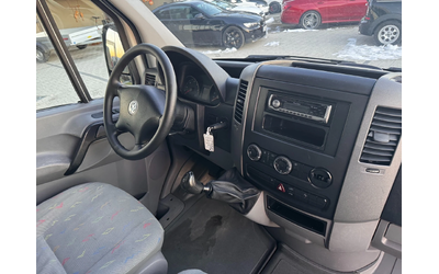 VW Crafter 2.5TDI Климатроник L2H2 - автомобили, коли, обяви за нови и употребявани 6