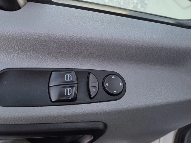 VW Crafter 2.5 TDI, Пътнически,  9местен, Клима - автомобили, коли, обяви за нови и употребявани 11