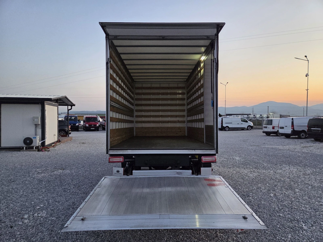 VW Crafter 2.0 TDI, Клима, Нави, П.Борд, До 3.5 тона, 4.50 ме - автомобили, коли, обяви за нови и употребявани 12