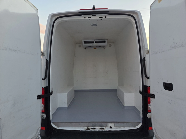 VW Crafter ХЛАДИЛЕН, 2 камери, Автомат, Климатик - автомобили, коли, обяви за нови и употребявани 13