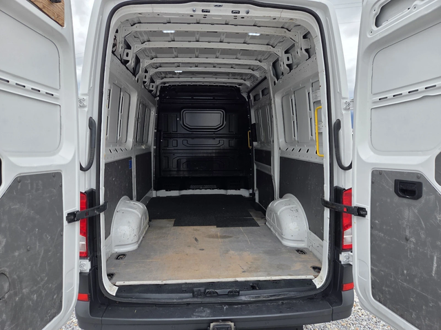 VW Crafter 2.0 TDI, LED, Климатроник, Печка, Автомат, Нави - автомобили, коли, обяви за нови и употребявани 12