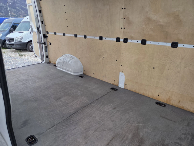 VW Crafter 2.0 TDI, Макси, Клима, Нави, Автомат - автомобили, коли, обяви за нови и употребявани 13