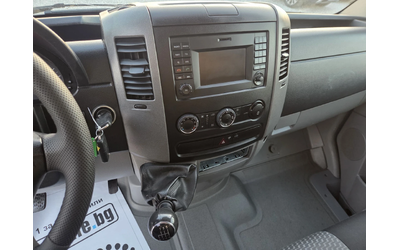 VW Crafter 2.0 TDI, Падащ борд, Климатик, До 3.5 тона - автомобили, коли, обяви за нови и употребявани 10