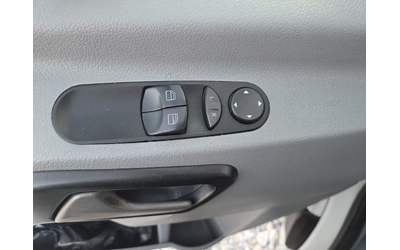 VW Crafter 2.0 TDI, Падащ борд, Климатик, До 3.5 тона - автомобили, коли, обяви за нови и употребявани 11