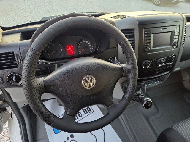 VW Crafter 2.0 TDI, Падащ борд, Климатик, До 3.5 тона - автомобили, коли, обяви за нови и употребявани 9