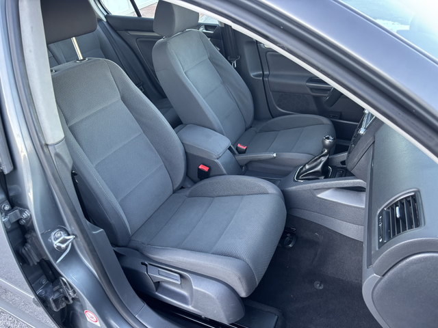 Vw Golf 1.6 102к.с. - автомобили, коли, обяви за нови и употребявани 10