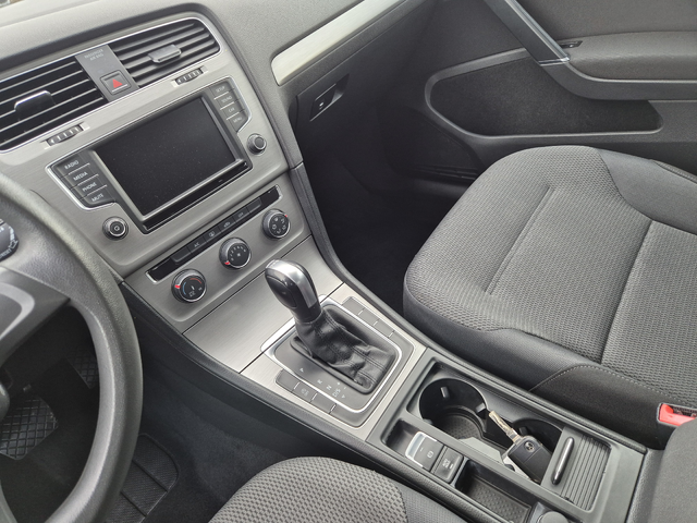 Vw Golf 1.6 TDI DSG - автомобили, коли, обяви за нови и употребявани 11