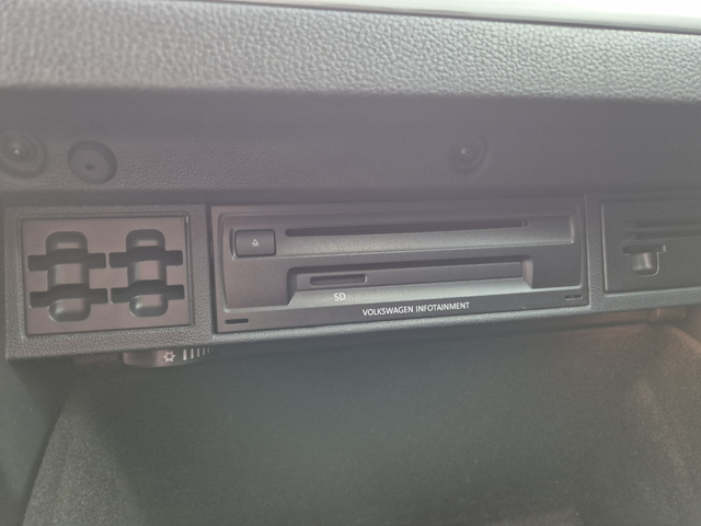 Vw Golf 1.6 TDI DSG - автомобили, коли, обяви за нови и употребявани 12