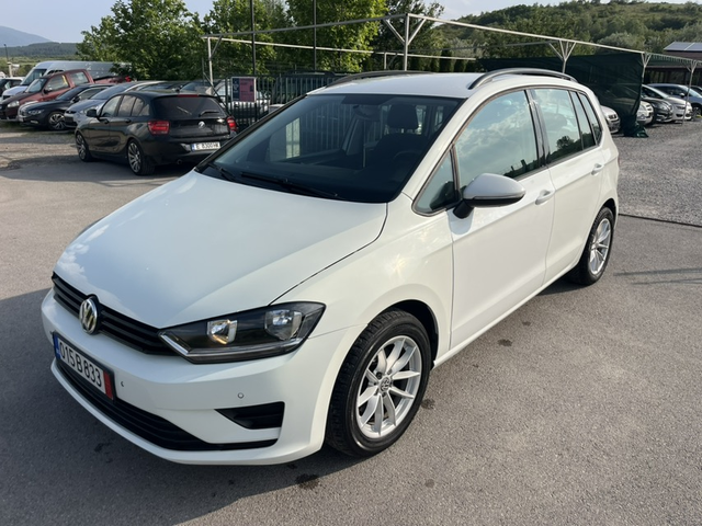 VW Golf 1.6 TDI Sportsvan - автомобили, коли, обяви за нови и употребявани 0