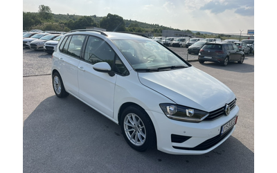 vw-golf-1-6-tdi-sportsvan - 2