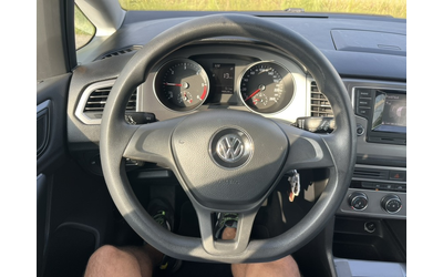 VW Golf 1.6 TDI Sportsvan - автомобили, коли, обяви за нови и употребявани 8