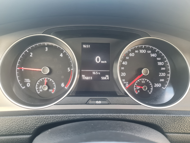 VW Golf 1.6TDI ПЕРФЕКТЕН - автомобили, коли, обяви за нови и употребявани 8