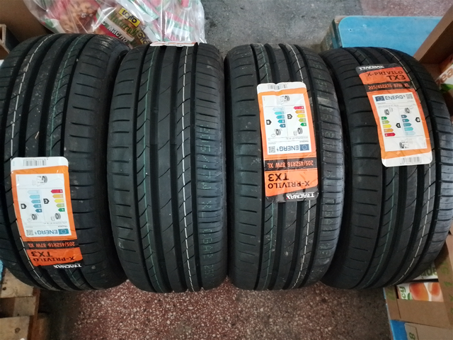 VW Golf 1.9 - автомобили, коли, обяви за нови и употребявани 3