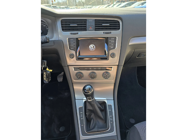 VW Golf 1.2 BENZ - автомобили, коли, обяви за нови и употребявани 15