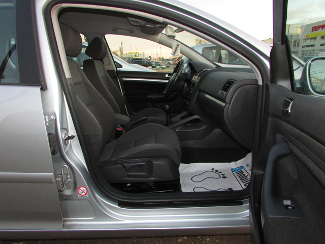 VW Golf 1.6 FSI EURO4 - автомобили, коли, обяви за нови и употребявани 9