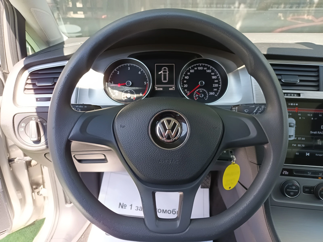 VW Golf 1.6TDI/NAVI - автомобили, коли, обяви за нови и употребявани 12