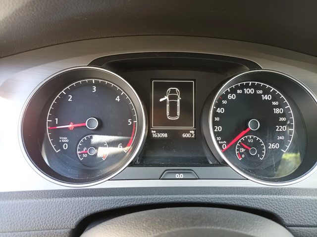 VW Golf 1.6TDI/NAVI - автомобили, коли, обяви за нови и употребявани 13