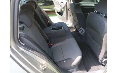 VW Golf 1.6TDI/NAVI - автомобили, коли, обяви за нови и употребявани 9