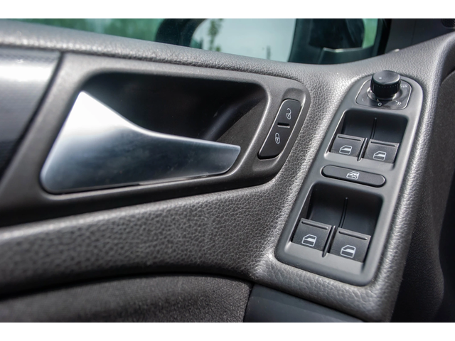 VW Golf 1.6TDI-AUTOMATIC-КОЖА-ПАНОРАМА-6М ГАРАНЦИЯ! - автомобили, коли, обяви за нови и употребявани 13