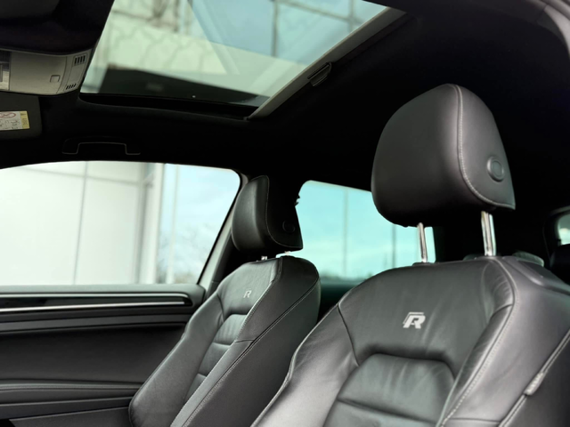 VW Golf 2.0TSI R 4motion - автомобили, коли, обяви за нови и употребявани 12