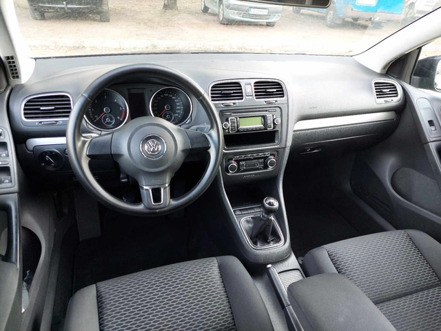 VW Golf 6 1, 6TDI 105ps - автомобили, коли, обяви за нови и употребявани 5