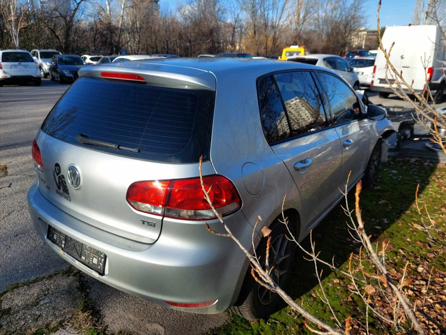 VW Golf 6 1,2TSI CBZ - автомобили, коли, обяви за нови и употребявани 1