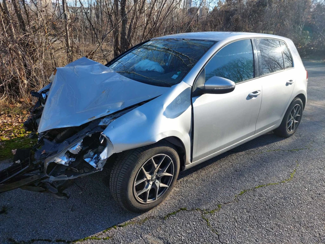 VW Golf 6 1,2TSI CBZ - автомобили, коли, обяви за нови и употребявани 2