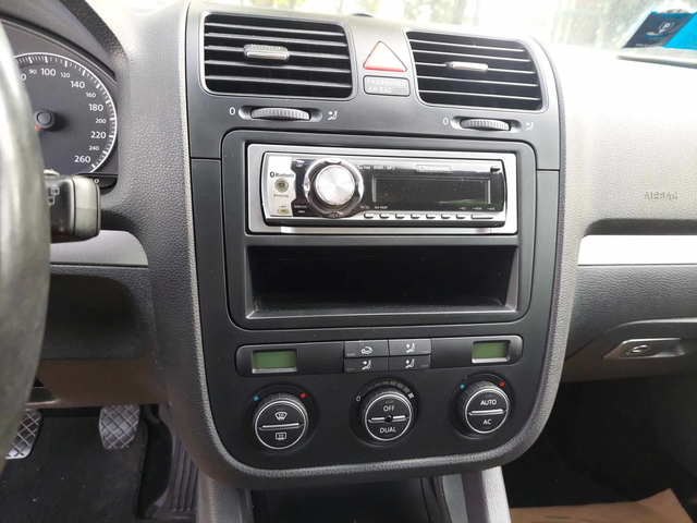 VW Golf 1, 6i 102ps  НЕ Е FSI !!! - автомобили, коли, обяви за нови и употребявани 9