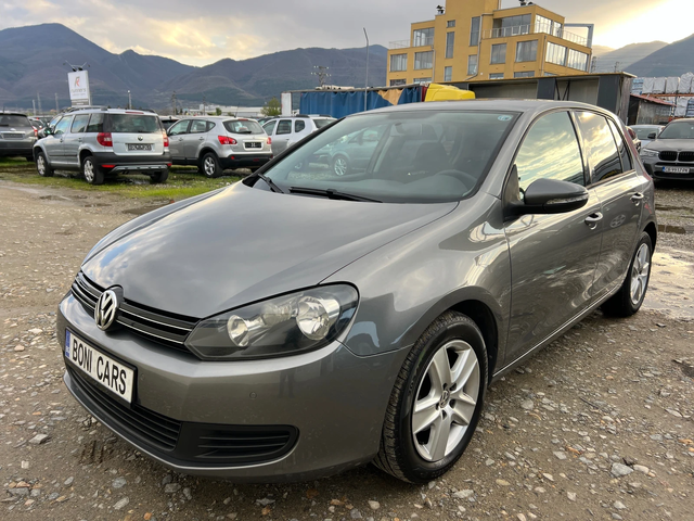 VW Golf 1.6TDI 105к.с. Парктроник/ Навигация/Euro5A/Италия - автомобили, коли, обяви за нови и употребявани 0