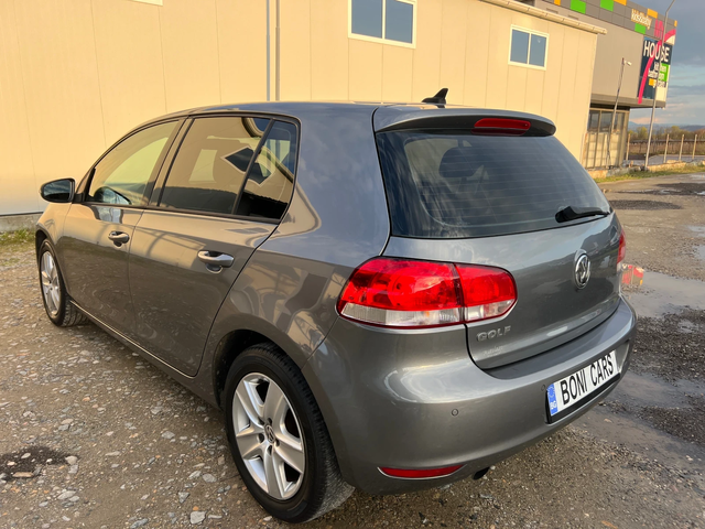 VW Golf 1.6TDI 105к.с. Парктроник/ Навигация/Euro5A/Италия - автомобили, коли, обяви за нови и употребявани 6