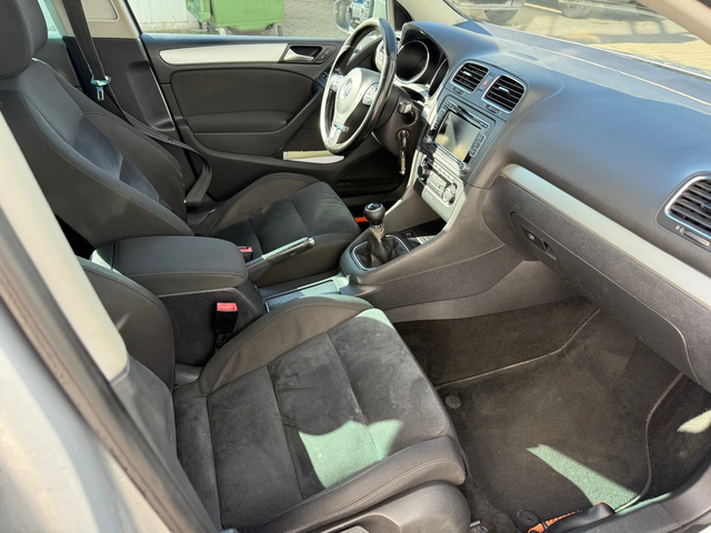 VW Golf 1, 4TSI+ Подгрев+ Навигация+ МНОГО ИКОНОМИЧНО - автомобили, коли, обяви за нови и употребявани 9