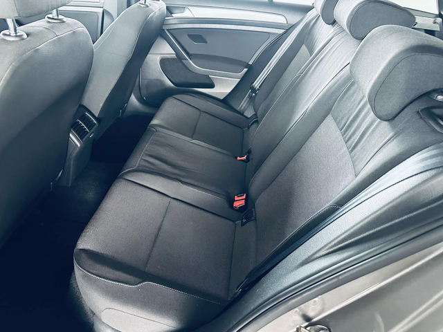 VW Golf 1.4TGI - автомобили, коли, обяви за нови и употребявани 10