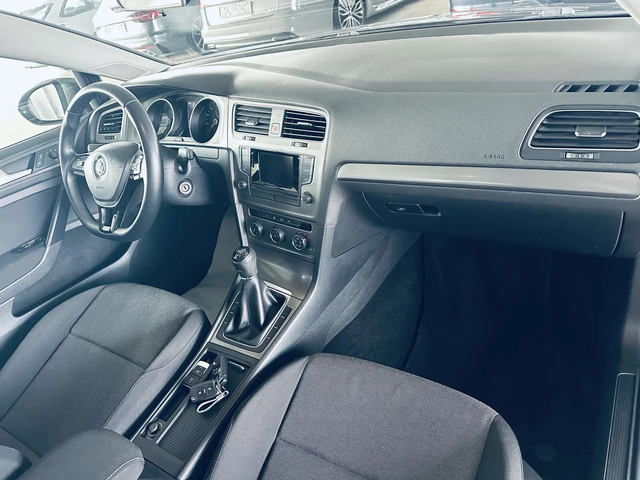 VW Golf 1.4TGI - автомобили, коли, обяви за нови и употребявани 11