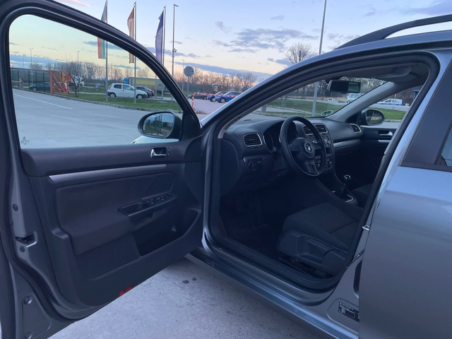 VW Golf 1.6i Germany - автомобили, коли, обяви за нови и употребявани 8